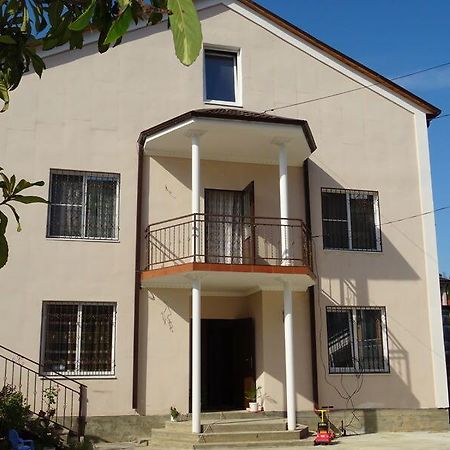 Guest House Nadia Sukhumi Exterior photo