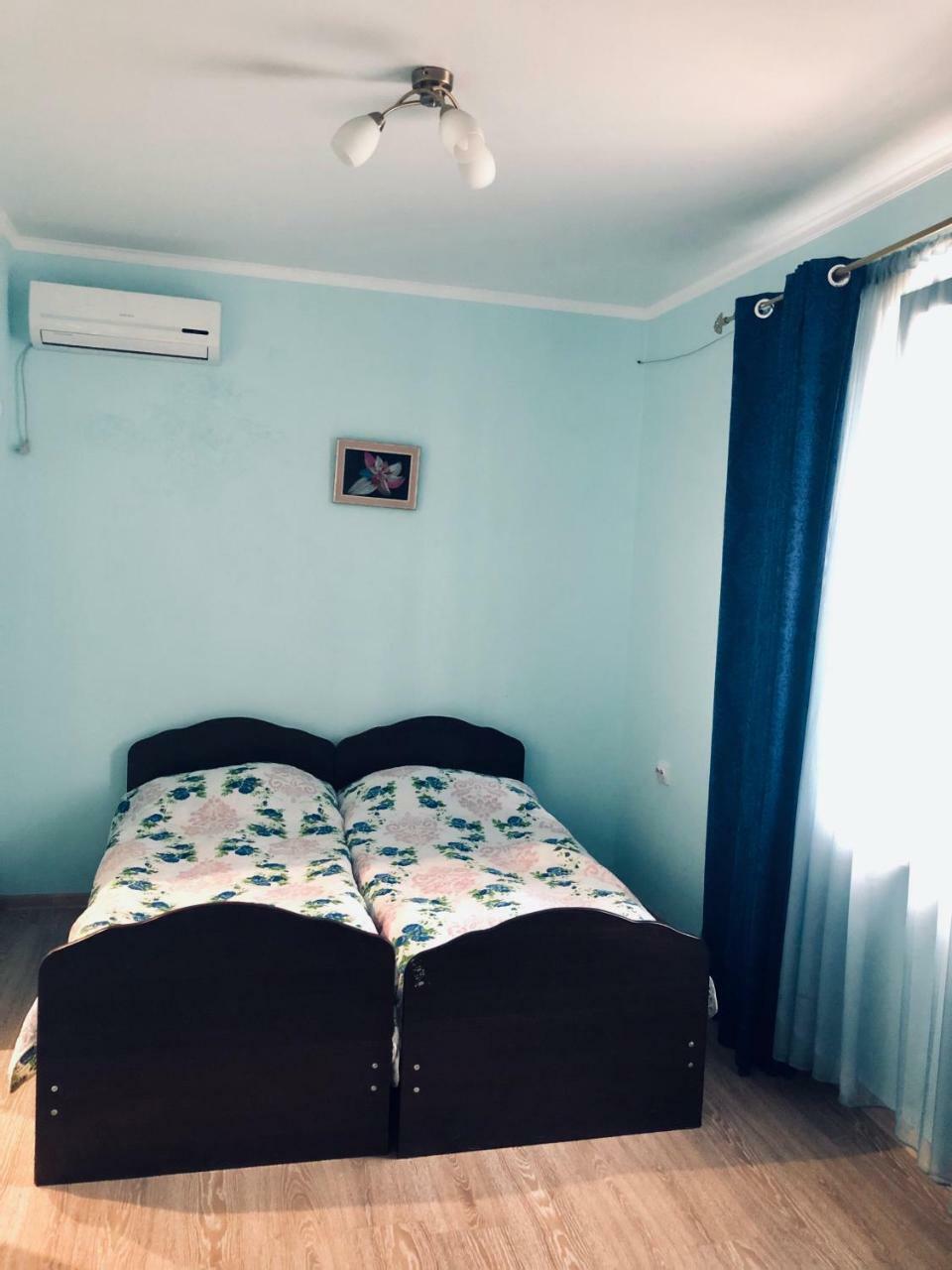 Guest House Nadia Sukhumi Exterior photo