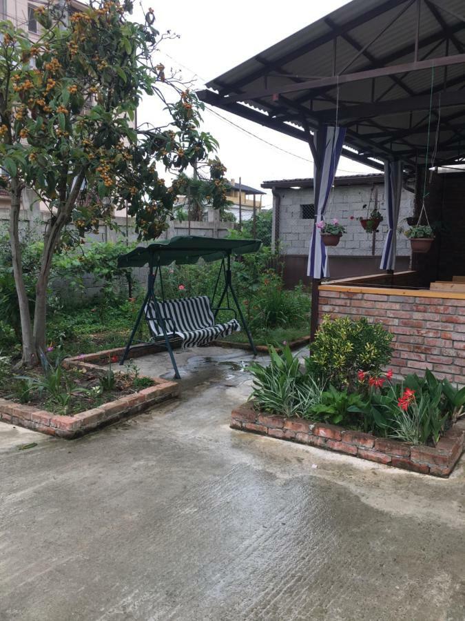 Guest House Nadia Sukhumi Exterior photo